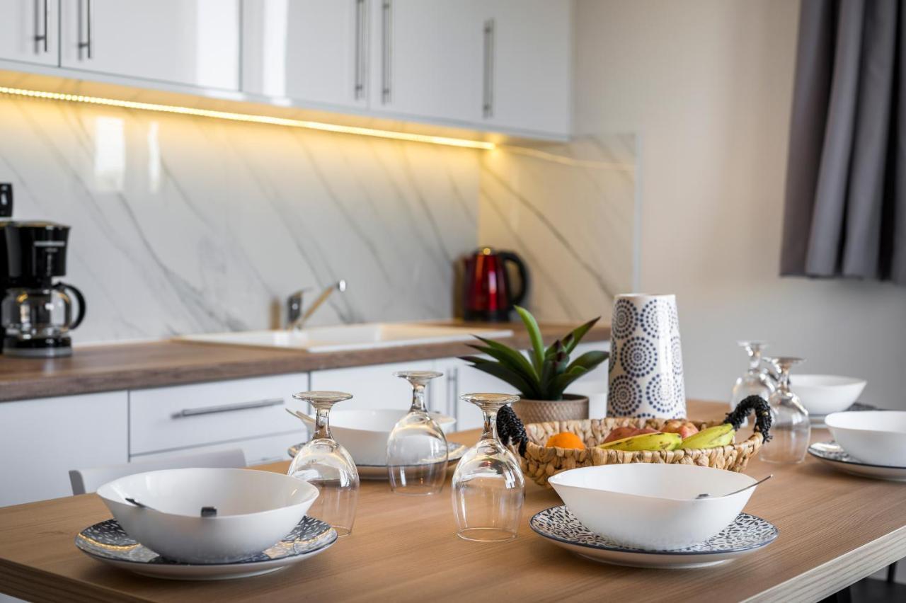 Aegean Breeze Luxury Apartments Next To The Sea Maleme Екстериор снимка