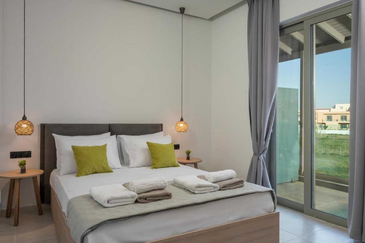 Aegean Breeze Luxury Apartments Next To The Sea Maleme Екстериор снимка