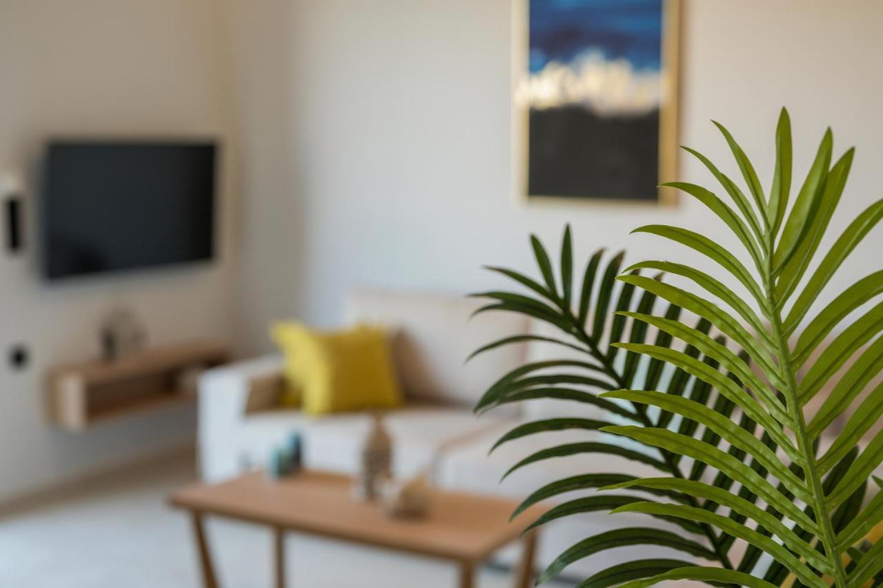 Aegean Breeze Luxury Apartments Next To The Sea Maleme Екстериор снимка